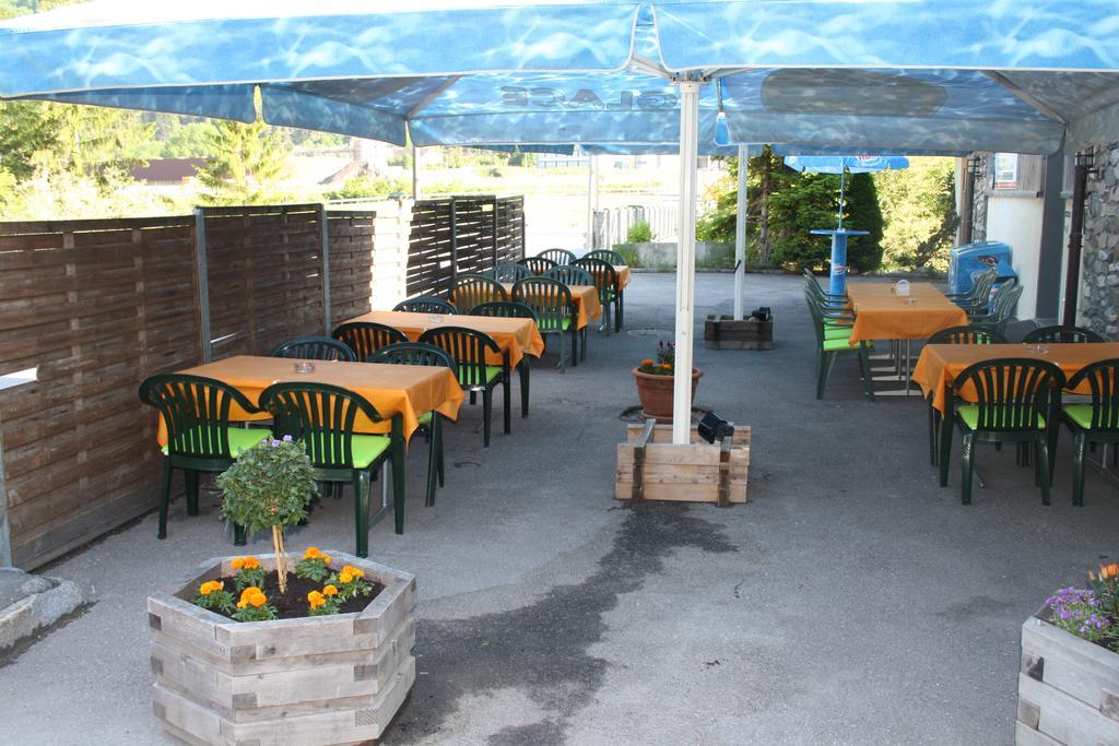 Sporti Grusch Albergue Exterior foto